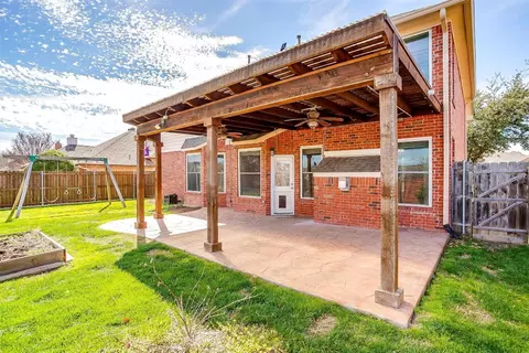 8341 Emerald Cir, North Richland Hills, TX 76180