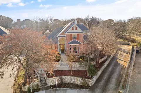 816 Lake View Ct E, Crowley, TX 76036