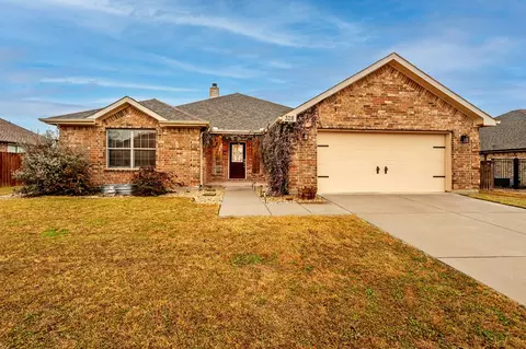 328 Stanley Dr, Aubrey, TX 76227