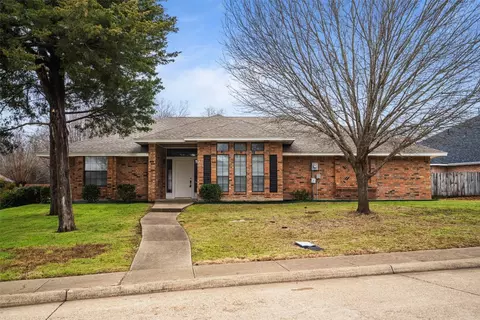 1513 Kari Ann Dr, Cedar Hill, TX 75104