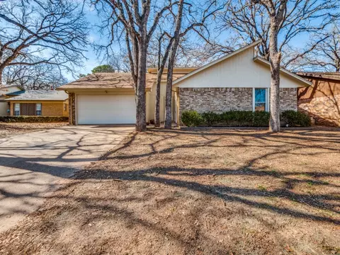 5506 Cactus Ct, Arlington, TX 76017