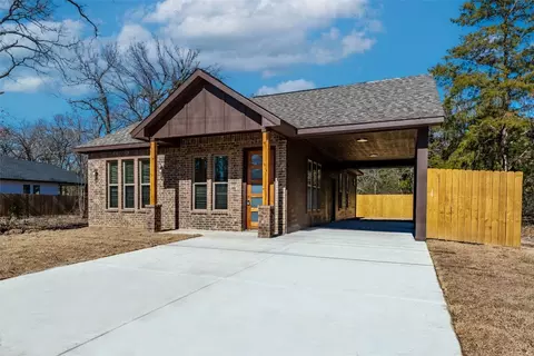 92 Indian Harbor Dr, Mabank, TX 75156