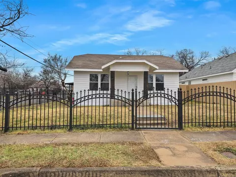 1401 E Davis Ave, Fort Worth, TX 76104