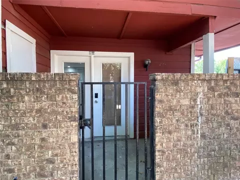 9805 Walnut St #112, Dallas, TX 75243