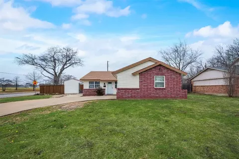 4025 Yellowstone St, Irving, TX 75062