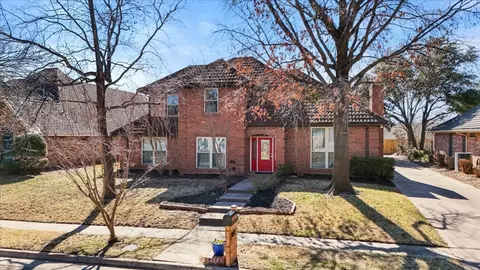 801 Trail Lake Dr, Euless, TX 76039