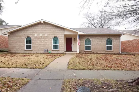 1903 Glenrose Ln, Carrollton, TX 75007
