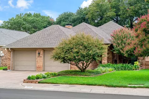 2723 Country Pl, Carrollton, TX 75006