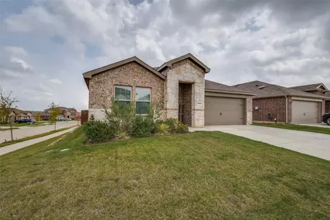 4024 Huntington Dr, Denton, TX 76209