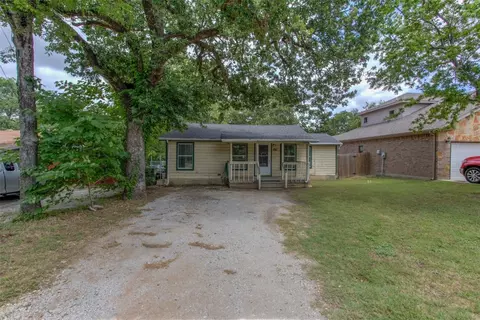 3212 Pueblo Trl, Lake Worth, TX 76135