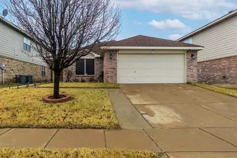 9244 Saint Martin Rd, Fort Worth, TX 76123