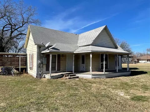 115 N Main St, Sadler, TX 76264