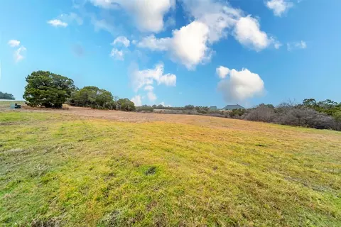 8429 Fullerton Dr, Cleburne, TX 76033