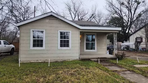 3913 E Rosedale St, Fort Worth, TX 76105