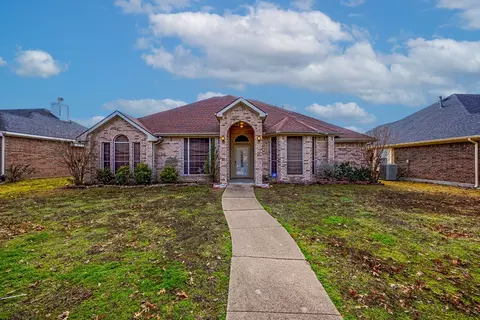 2323 Stillwater Dr, Mesquite, TX 75181