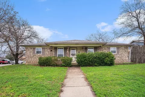 5640 Macdougall Dr, Haltom City, TX 76148