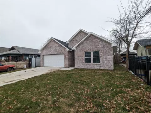 1332 E Myrtle St, Fort Worth, TX 76104