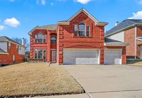 7537 Parkgate Dr, Fort Worth, TX 76137