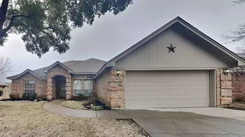 7040 Buenos Aires Dr, North Richland Hills, TX 76180