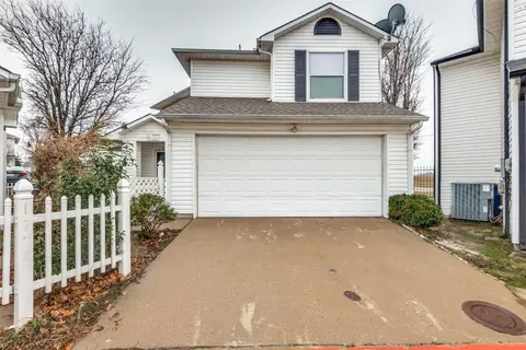 1206 Parral Plz, Dallas, TX 75211