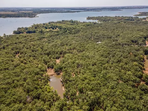 890 Harpole Rd, Tioga, TX 76271