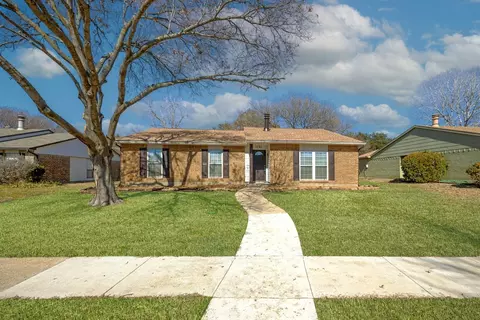 1121 Joshua Tree Dr, Plano, TX 75023