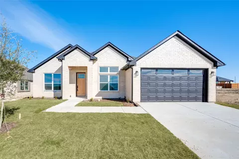 703 Bass Lake Ln, Cleburne, TX 76033