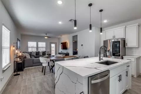 3347 Conroe St, Dallas, TX 75212