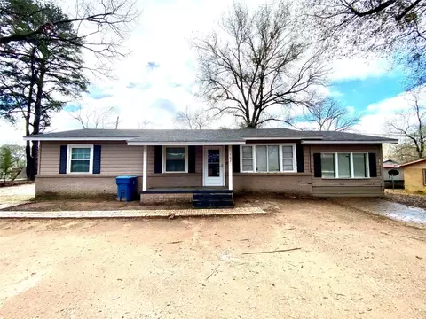 502 Bays Rd, Marshall, TX 75672