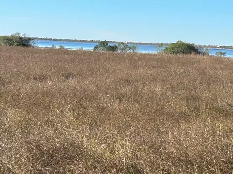 000 Sunset Way, Port Lavaca, TX 77979