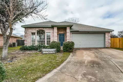 813 Rye Glen Ct, Saginaw, TX 76179
