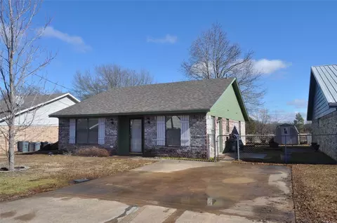 2145 40th St SE, Paris, TX 75460