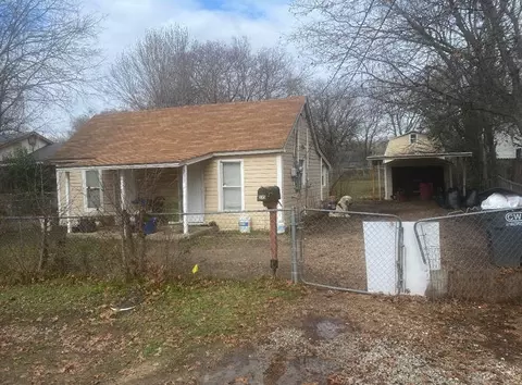 235 W Hammond St, Lancaster, TX 75146