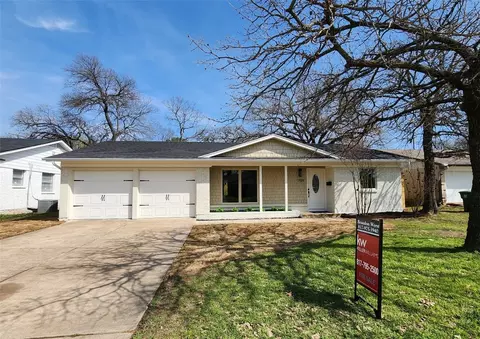 1709 Barron Ln, Fort Worth, TX 76112
