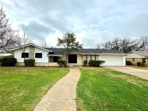 3616 Alhambra Dr, Forest Hill, TX 76119