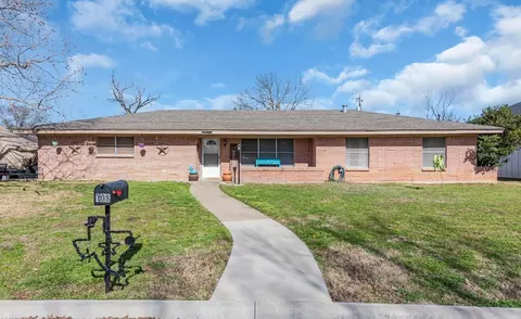 108 W Jessup St, Alvarado, TX 76009