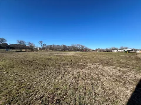 000 Duck Creek Rising Star Ln, Sanger, TX 76266