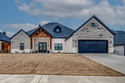3016 Nob Hill Dr, Burleson, TX 76028