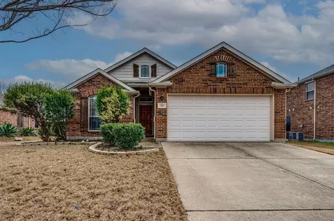 310 Meagan St, Waxahachie, TX 75165