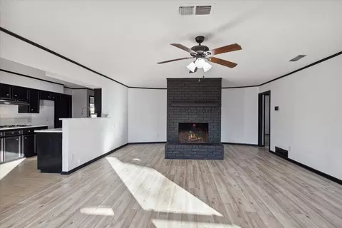1329 Hillside Dr, Midlothian, TX 76065