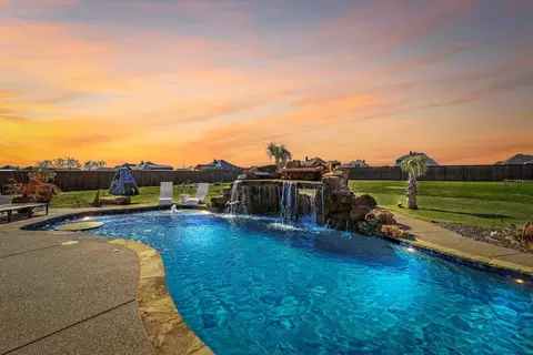 641 Davenport Dr, Waxahachie, TX 75167
