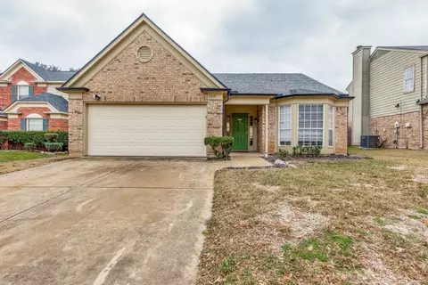 2617 Country Creek Ln, Fort Worth, TX 76123