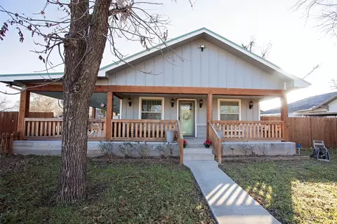 813 East St, Graham, TX 76450