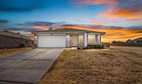 1302 Dakota Trl, Krum, TX 76249