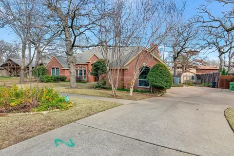 3424 Lakeridge Dr, Grapevine, TX 76051