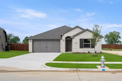 303 Chickasaw Dr, Cleburne, TX 76033