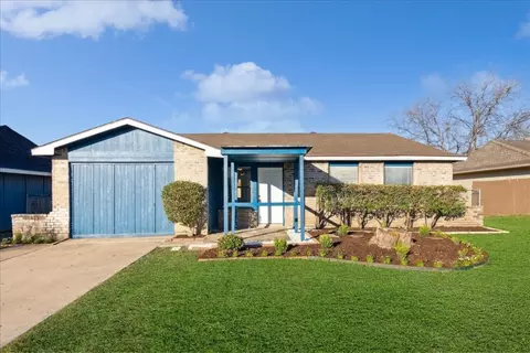 5411 Countess Ct, Lake Dallas, TX 75065