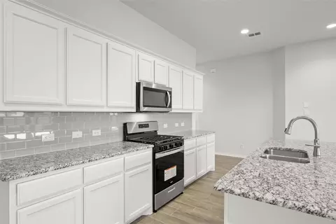 1910 Cheyenne Dr, Cleburne, TX 76033 photo 14