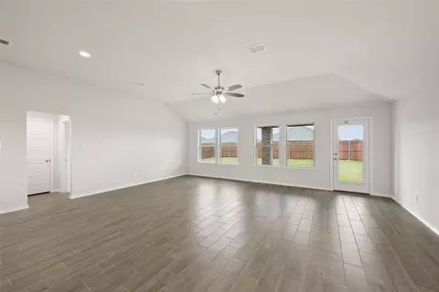 1910 Cheyenne Dr, Cleburne, TX 76033 photo 17