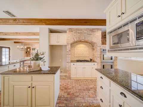 1804 E Hickory Hill Rd, Argyle, TX 76226 photo 4